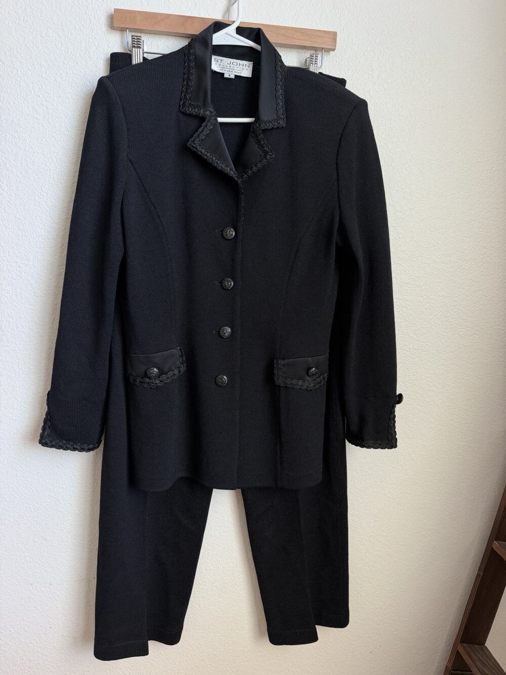 St. John Black Knit Pant Suit Women Size 4 Blazer/Pants Santana Knit